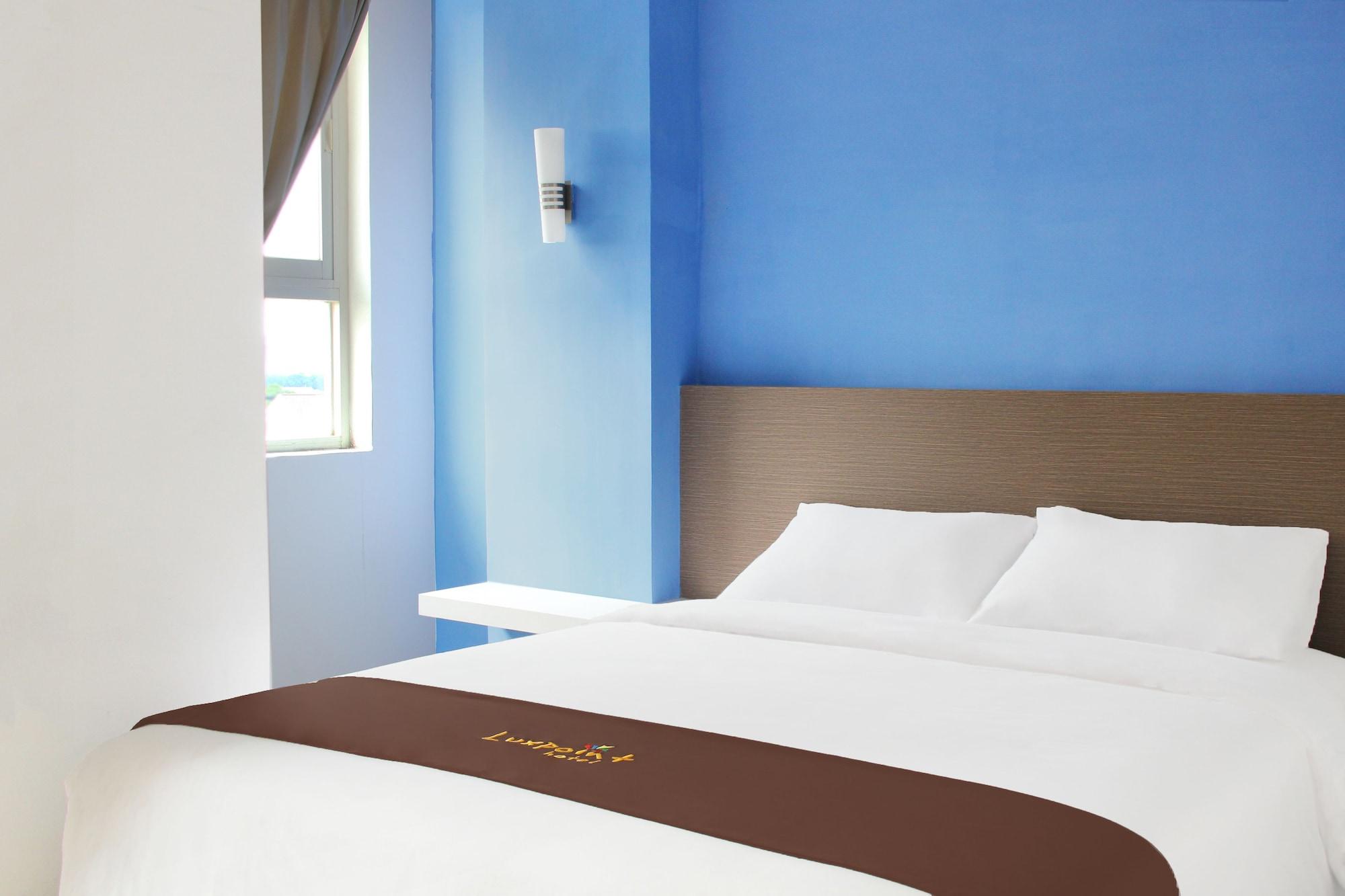 Luxpoint Hotel Baratajaya Surabaia Exterior foto