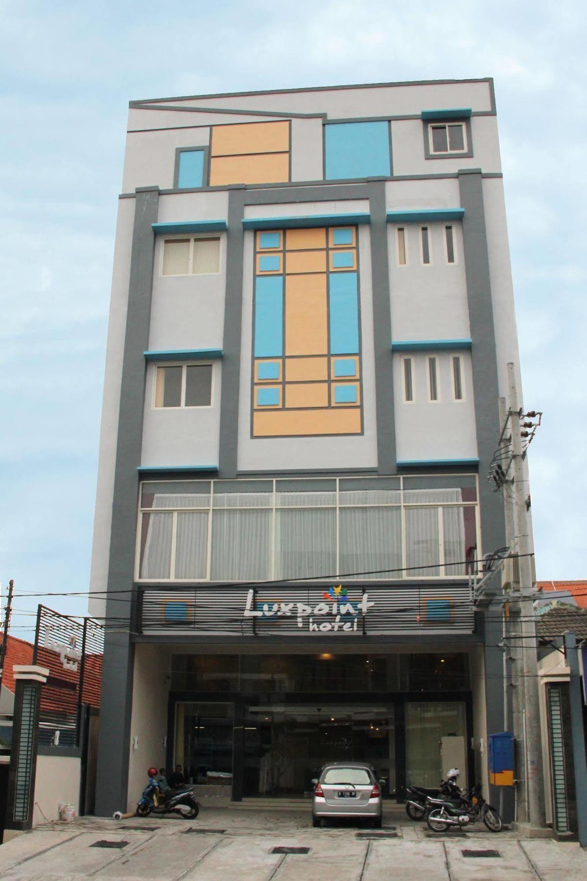 Luxpoint Hotel Baratajaya Surabaia Exterior foto