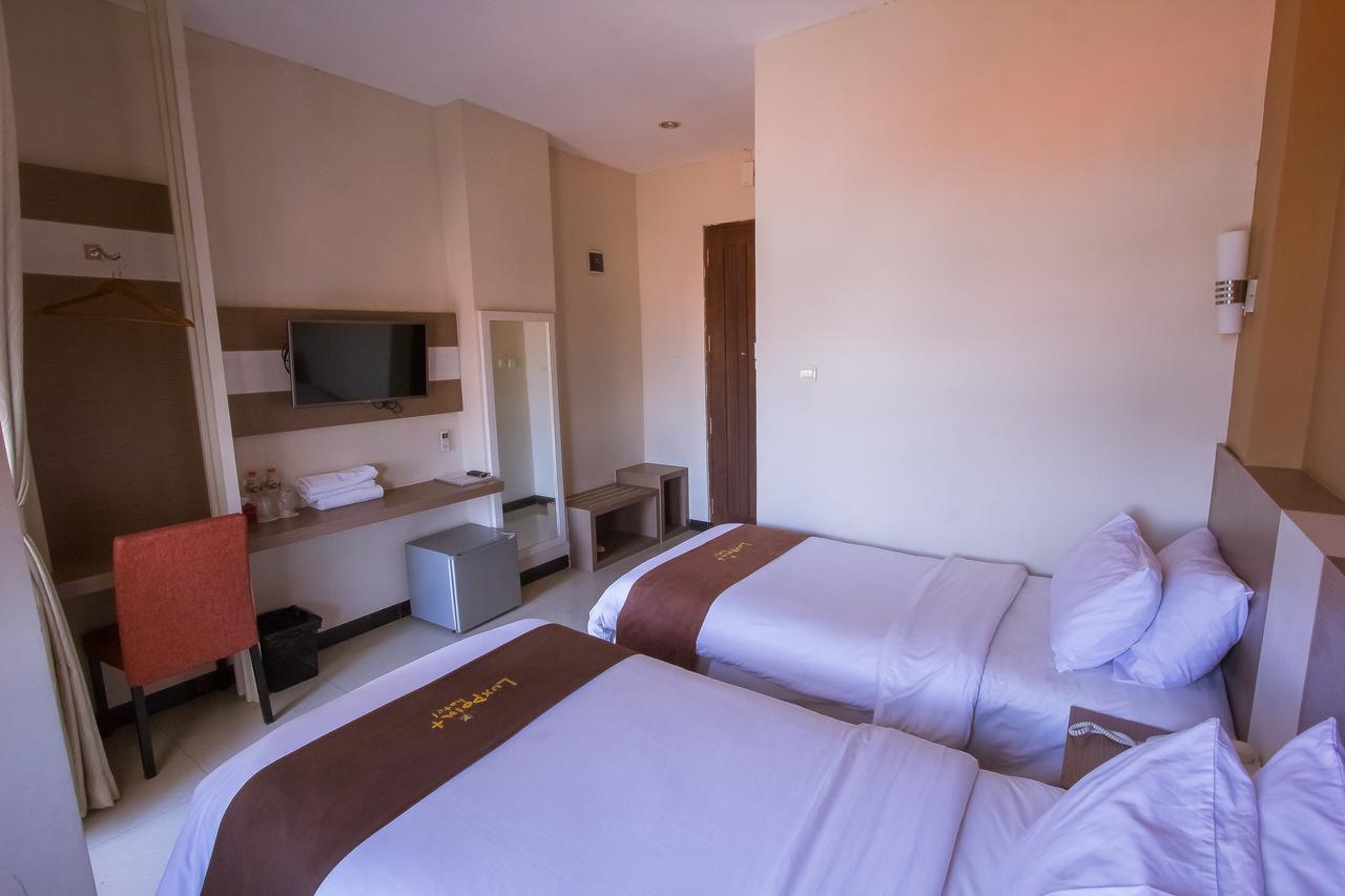 Luxpoint Hotel Baratajaya Surabaia Exterior foto